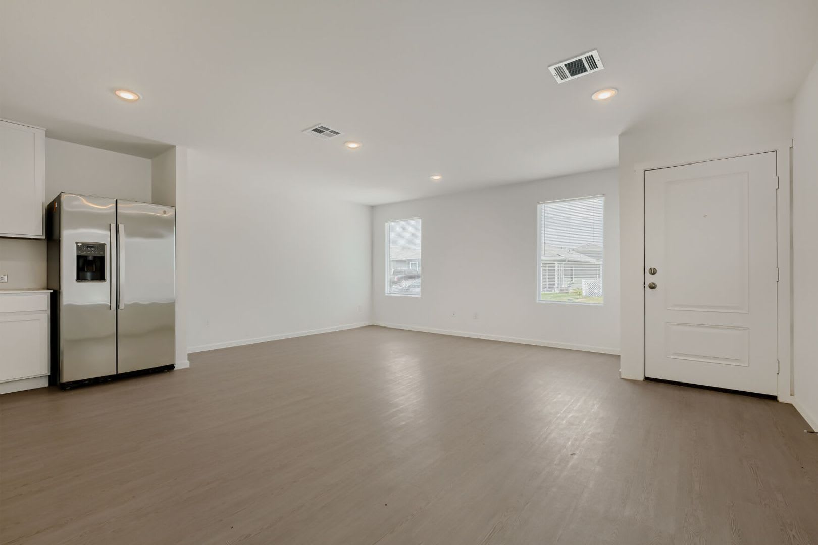 First time rental! Brand new build, brand new appliances, never lived in! – photo 2
