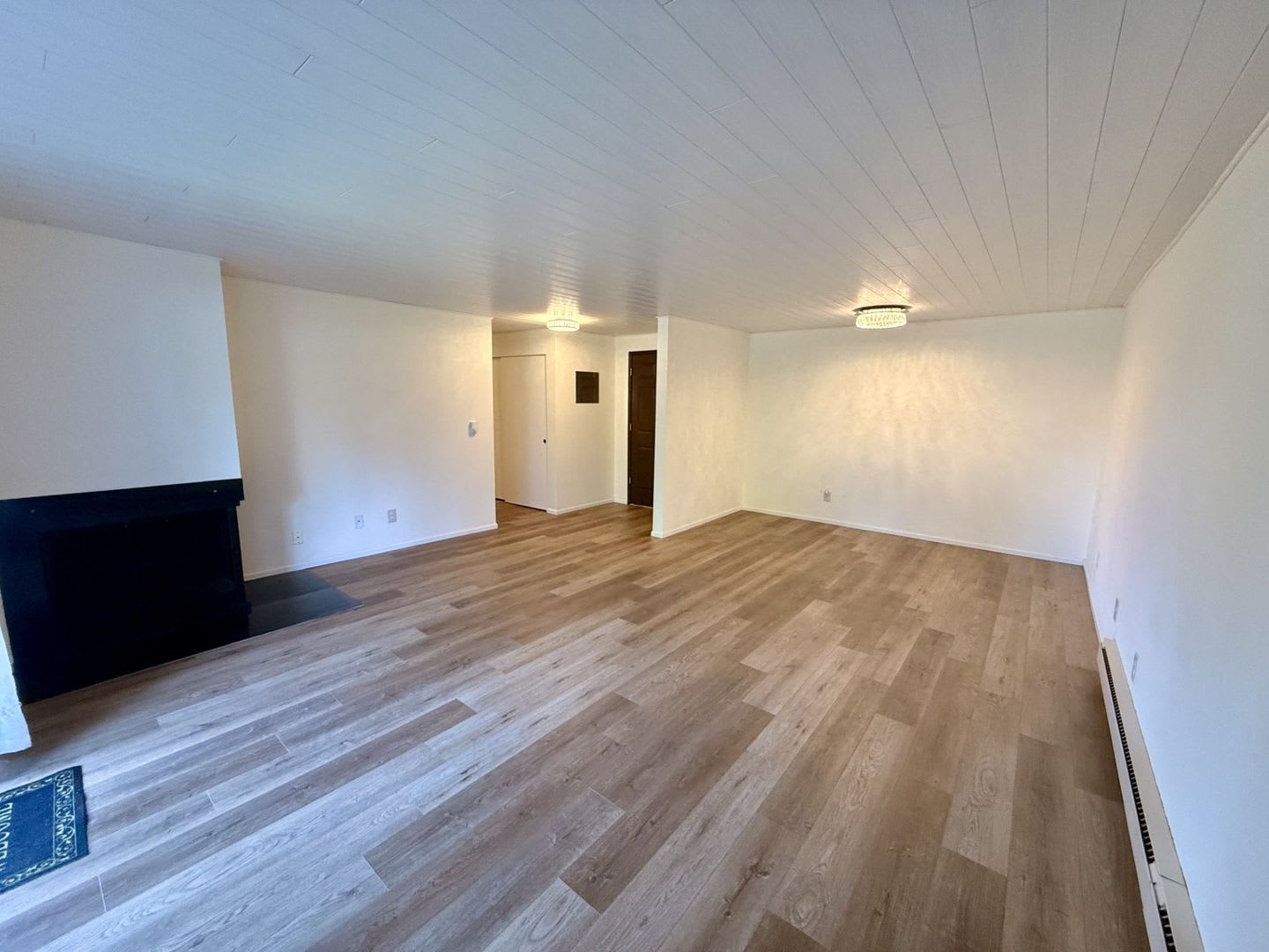 ***PENDING APPLICATION*** Beautiful 2-Bedroom, 2-Bath Condo in the Oakbrook Country Club Community – photo 5