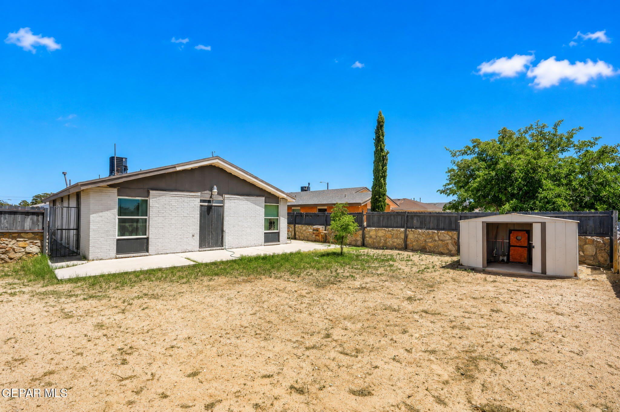 667 Danube Drive – photo 2