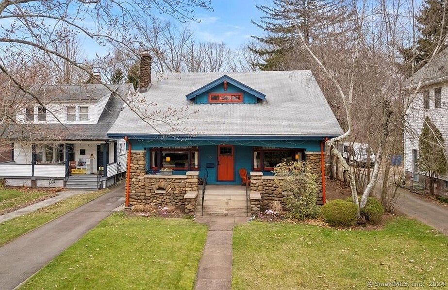 1566 Whitney Avenue – photo 2