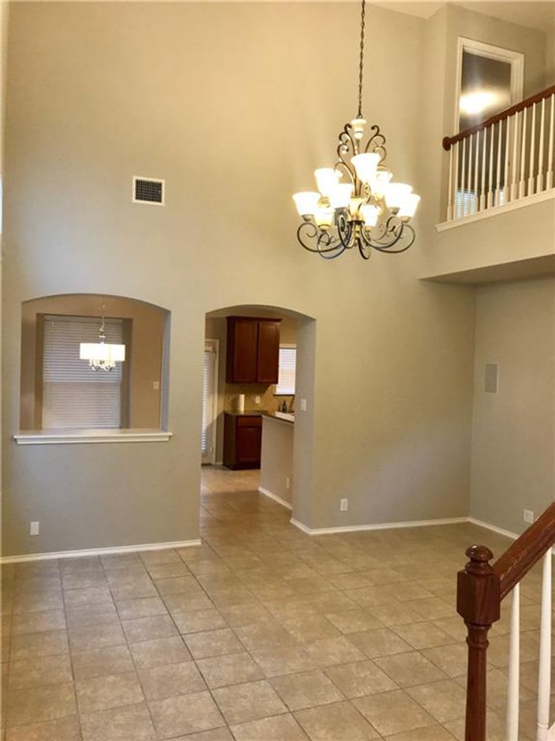 Wonderful 2 Story Home in Parmer Village – photo 4