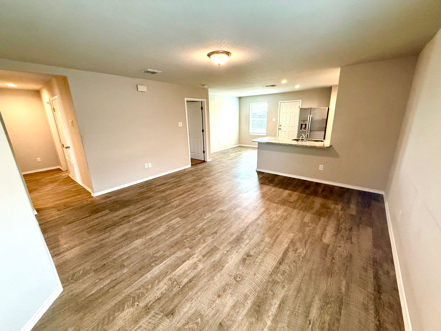 *COMING SOON* 3 Bedrooms – photo 3
