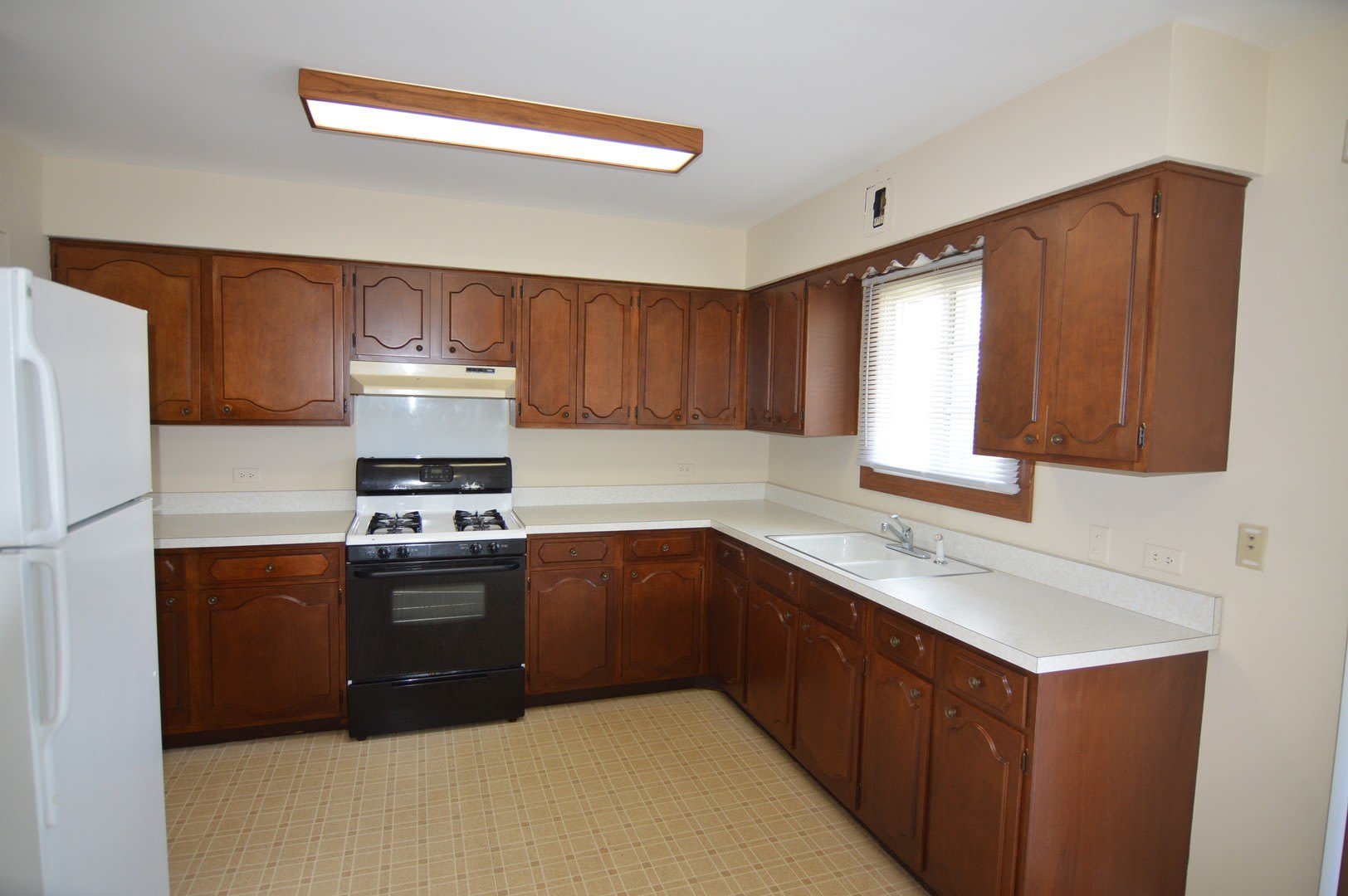 370 Eastern Avenue – photo 3