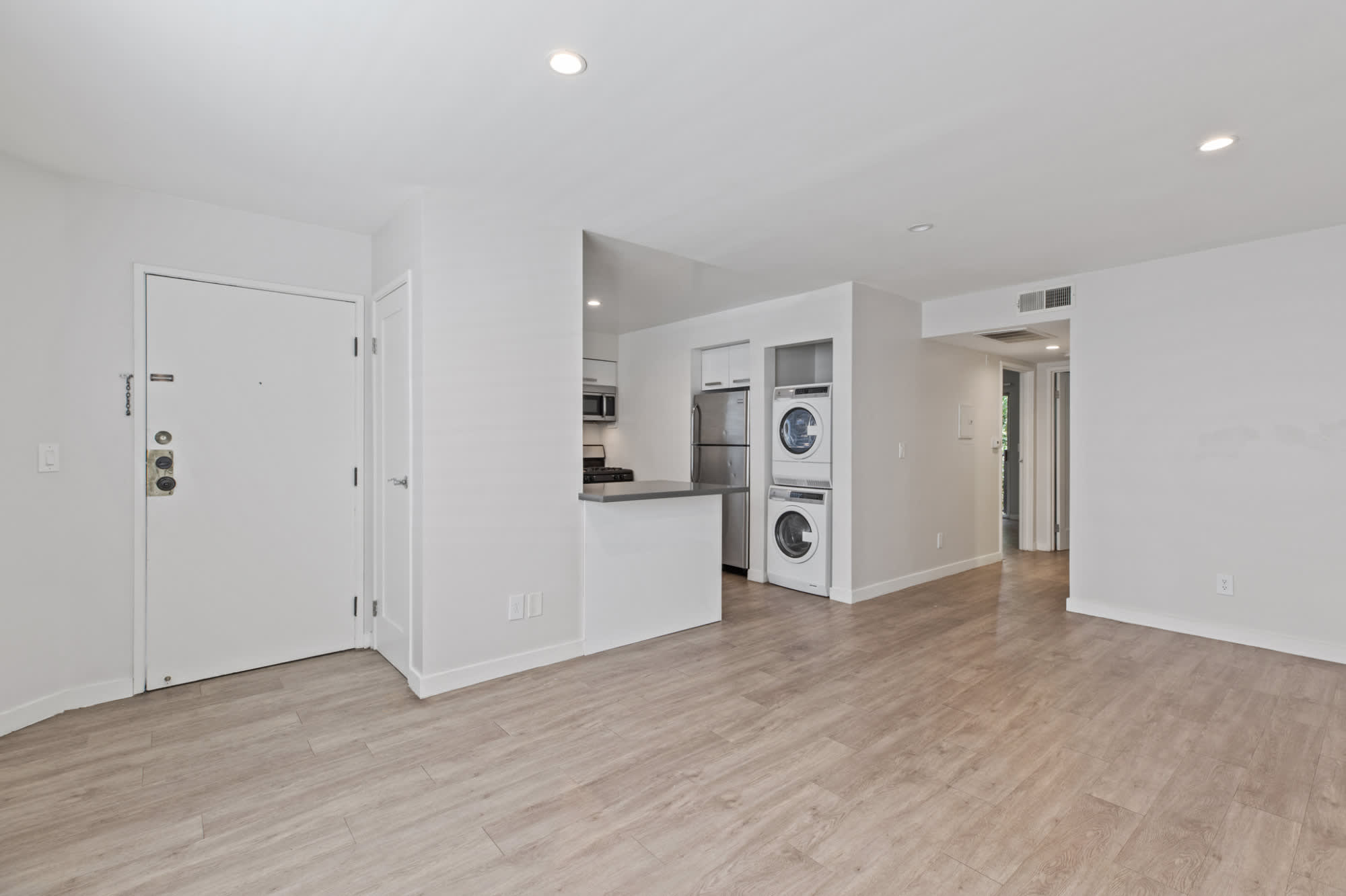 Crenshaw Villa Apartments – photo 3