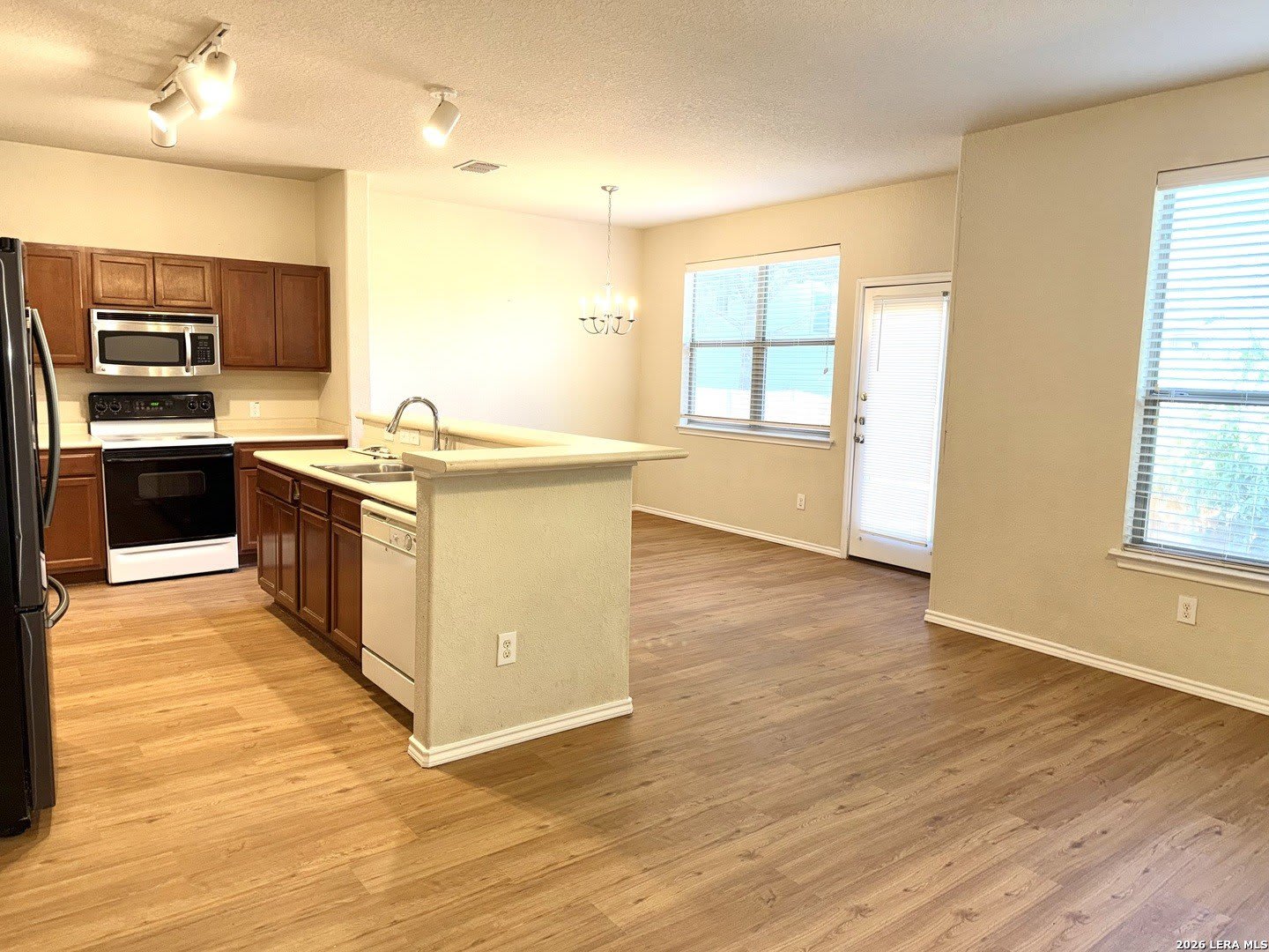 8531 Pecan Cross – photo 5