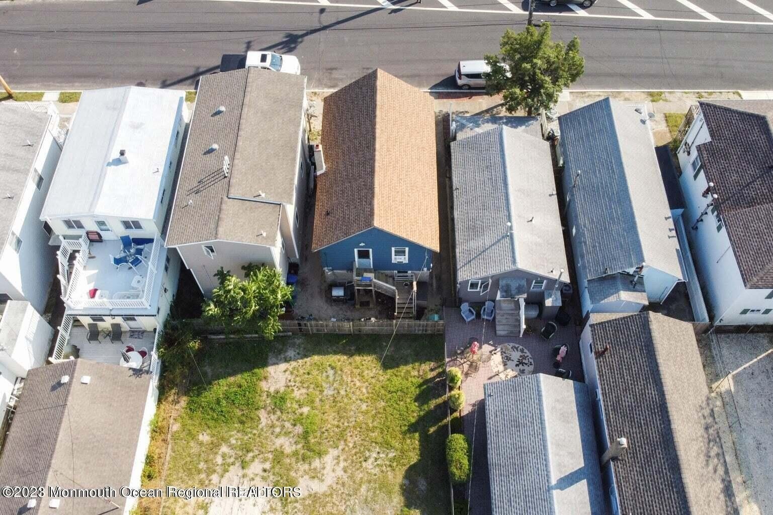 218 Porter Avenue – photo 4