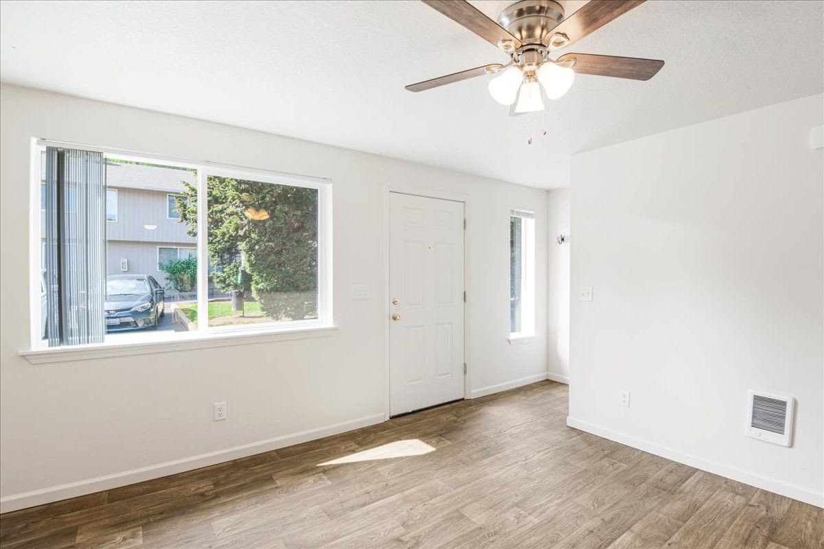 Lincoln Townhomes – photo 4