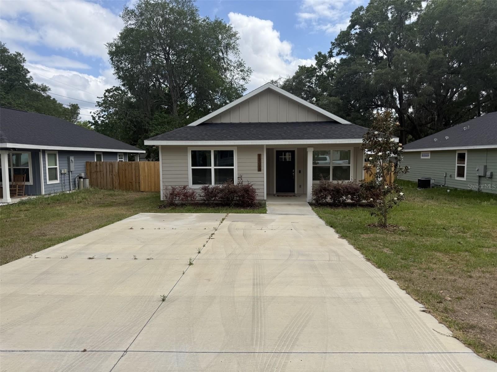 13323 NW 157TH Avenue – photo 1