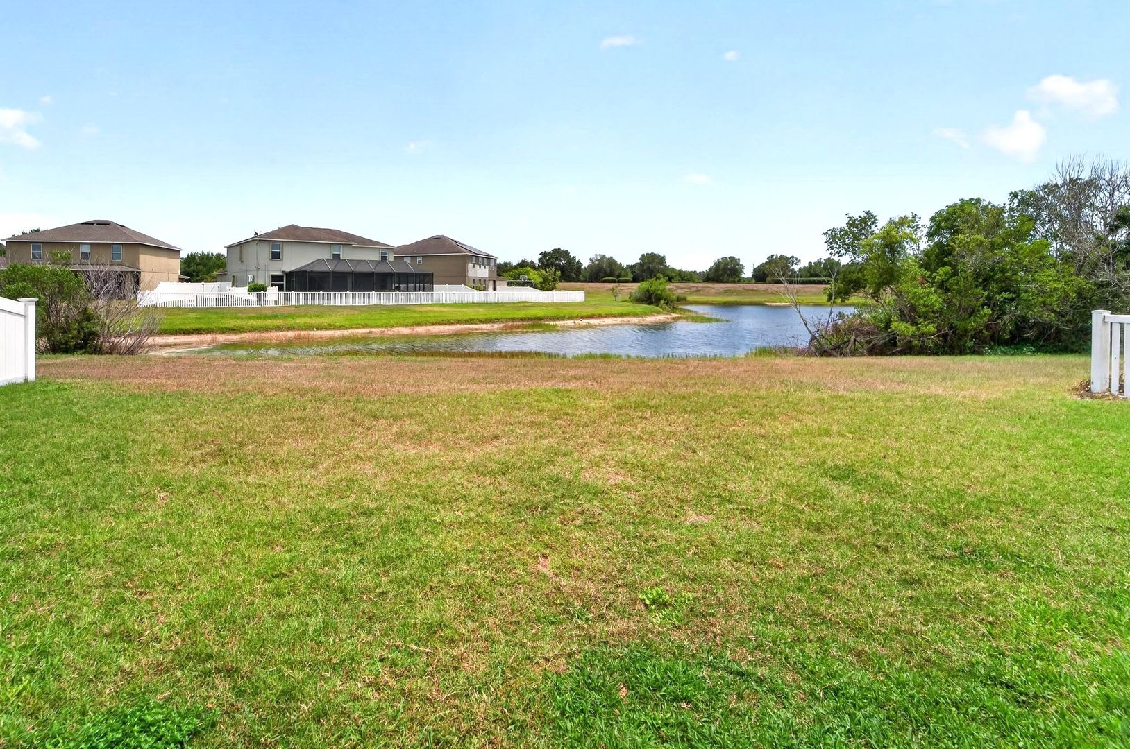 Available Immediately! – photo 5