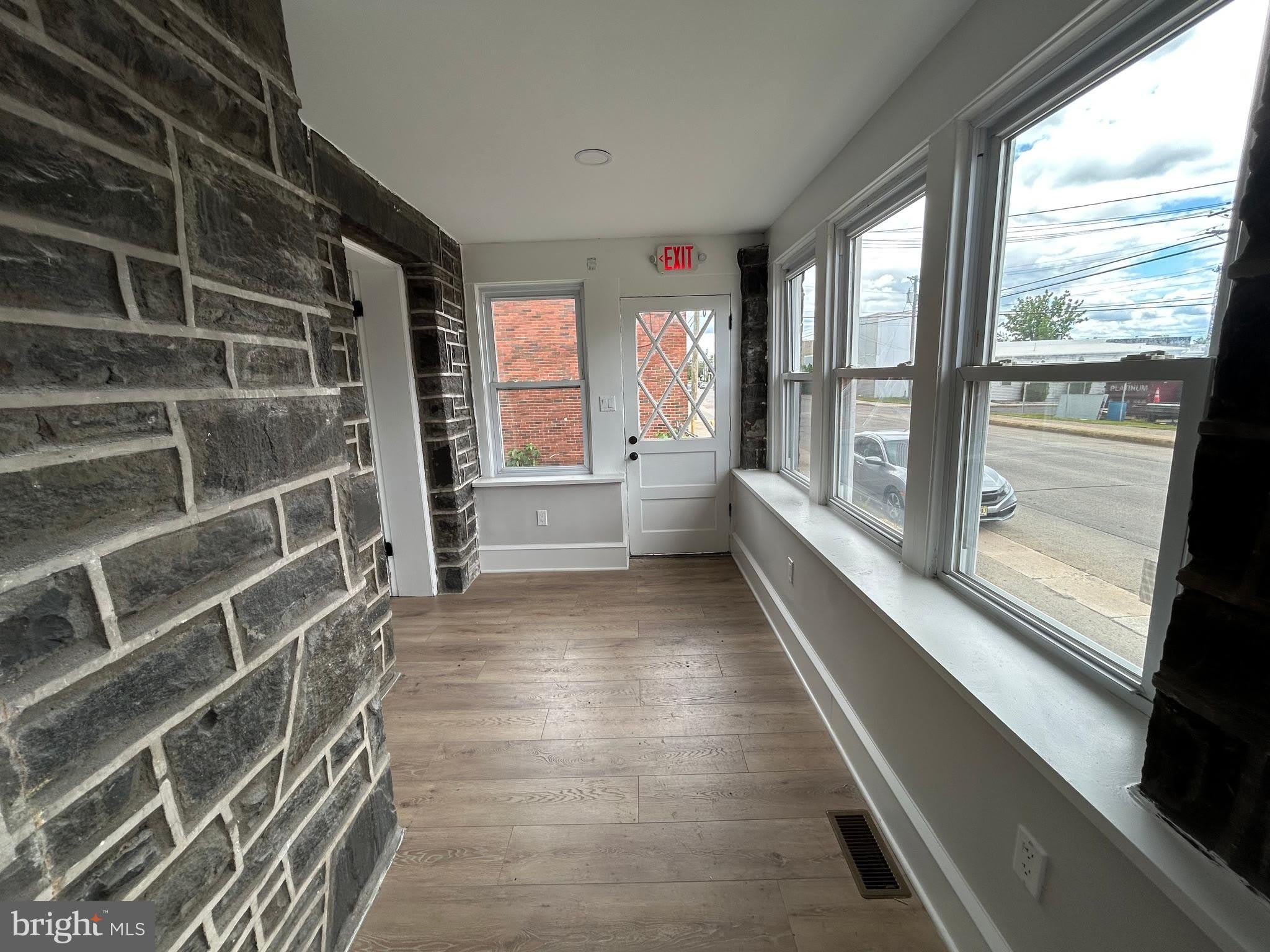 825 JERSEY Avenue – photo 4