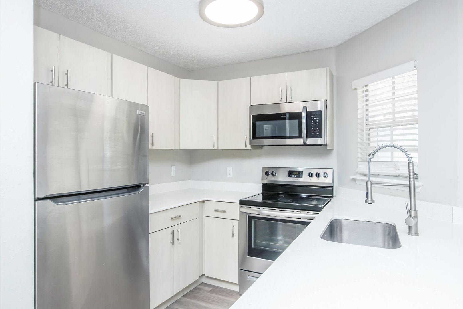 Highgate Apartments – photo 1