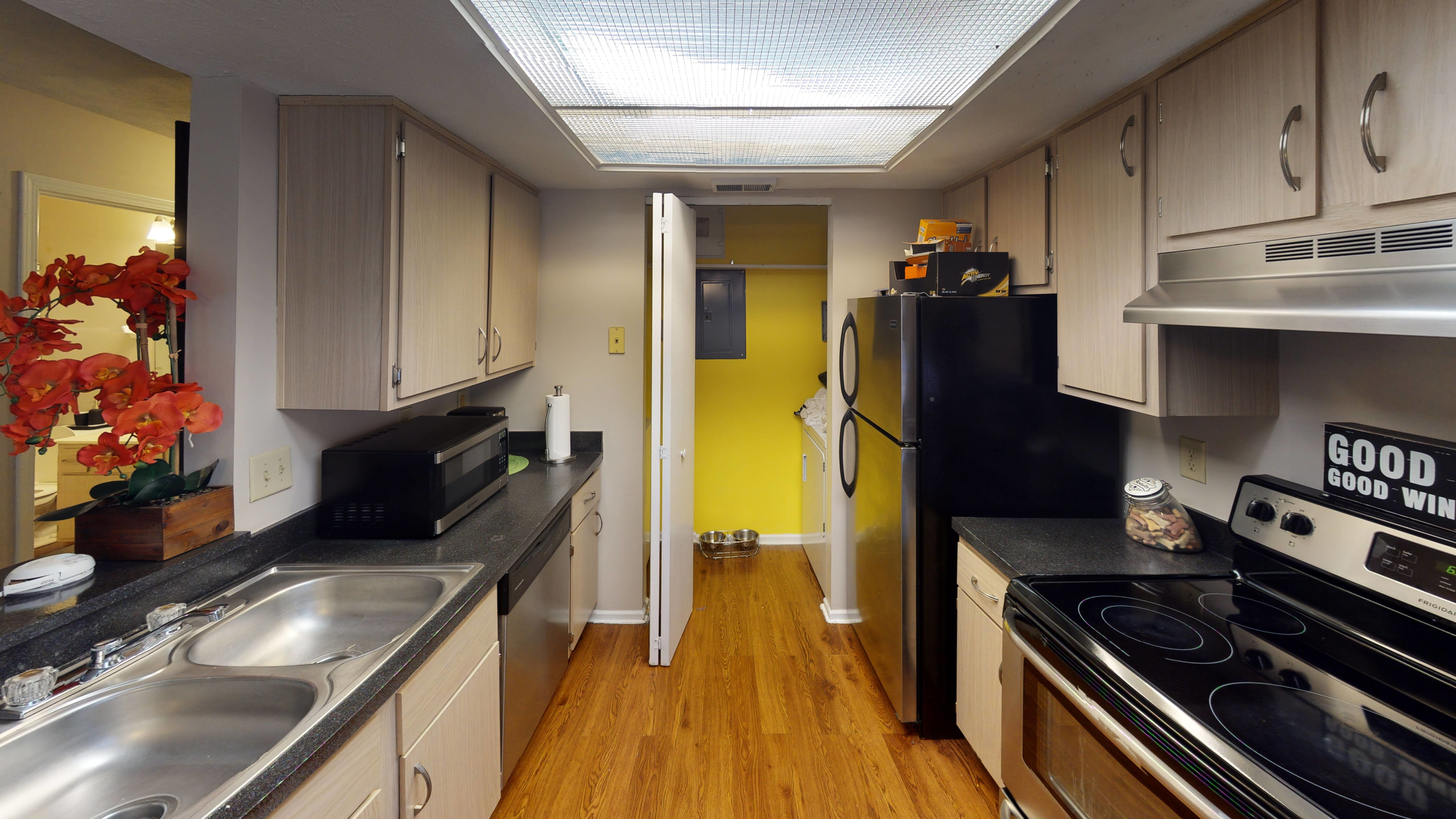Brookstone Village Apartments – photo 3