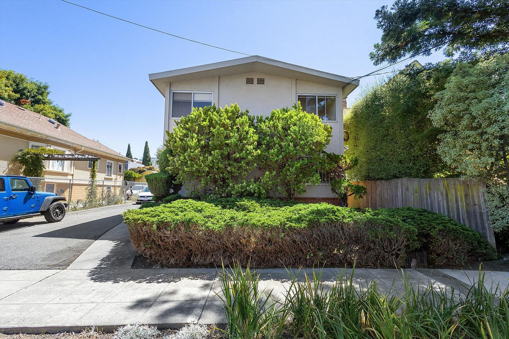 2911 Deakin St 3 2 Bedroom 1 Bath – photo 2