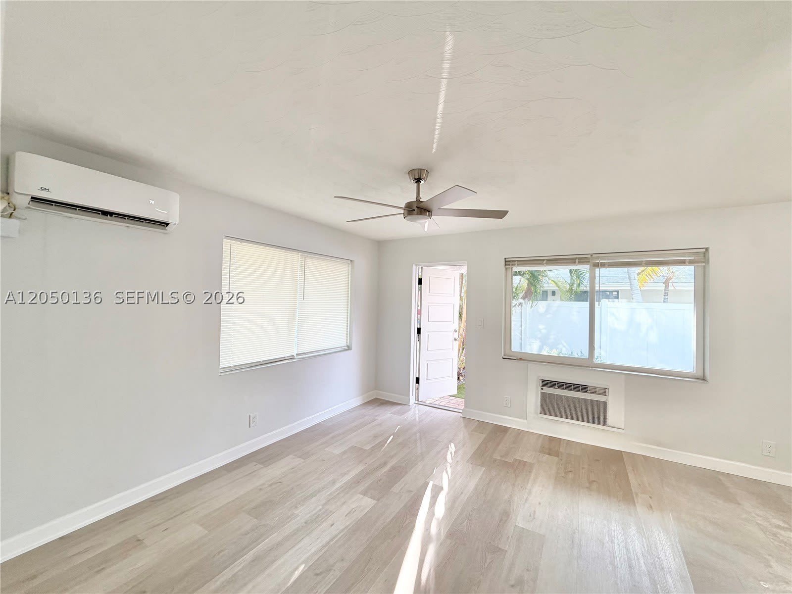 1632 Ne 4Th Pl – photo 4