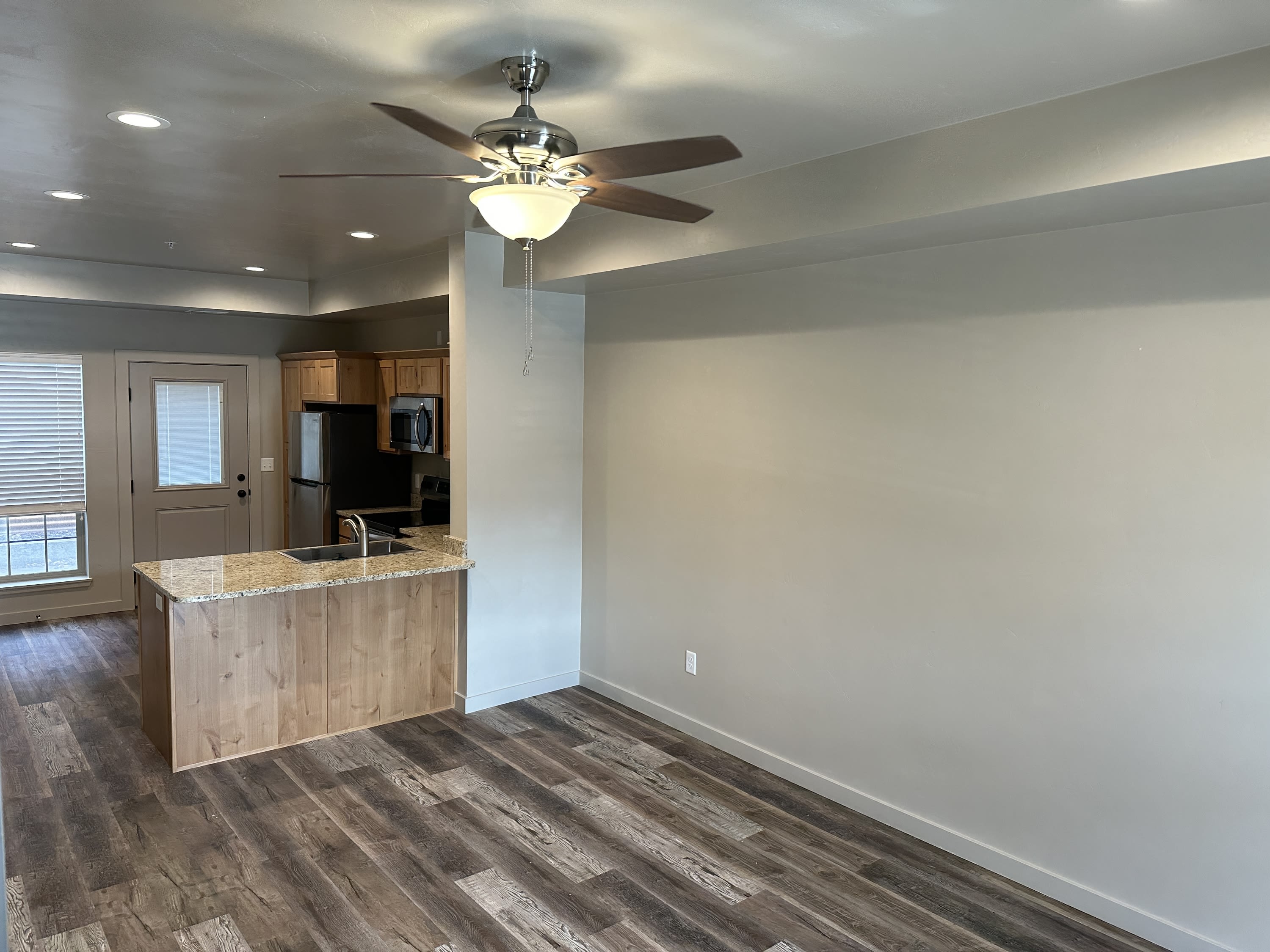 157 East 300 South – photo 2