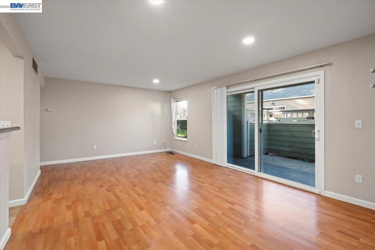215 Reflections Dr – photo 3