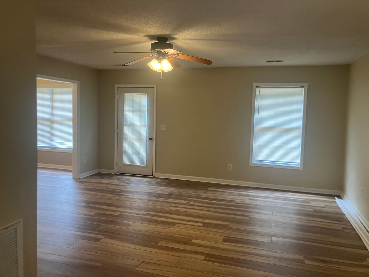 Renovated 3 bedroom – photo 5