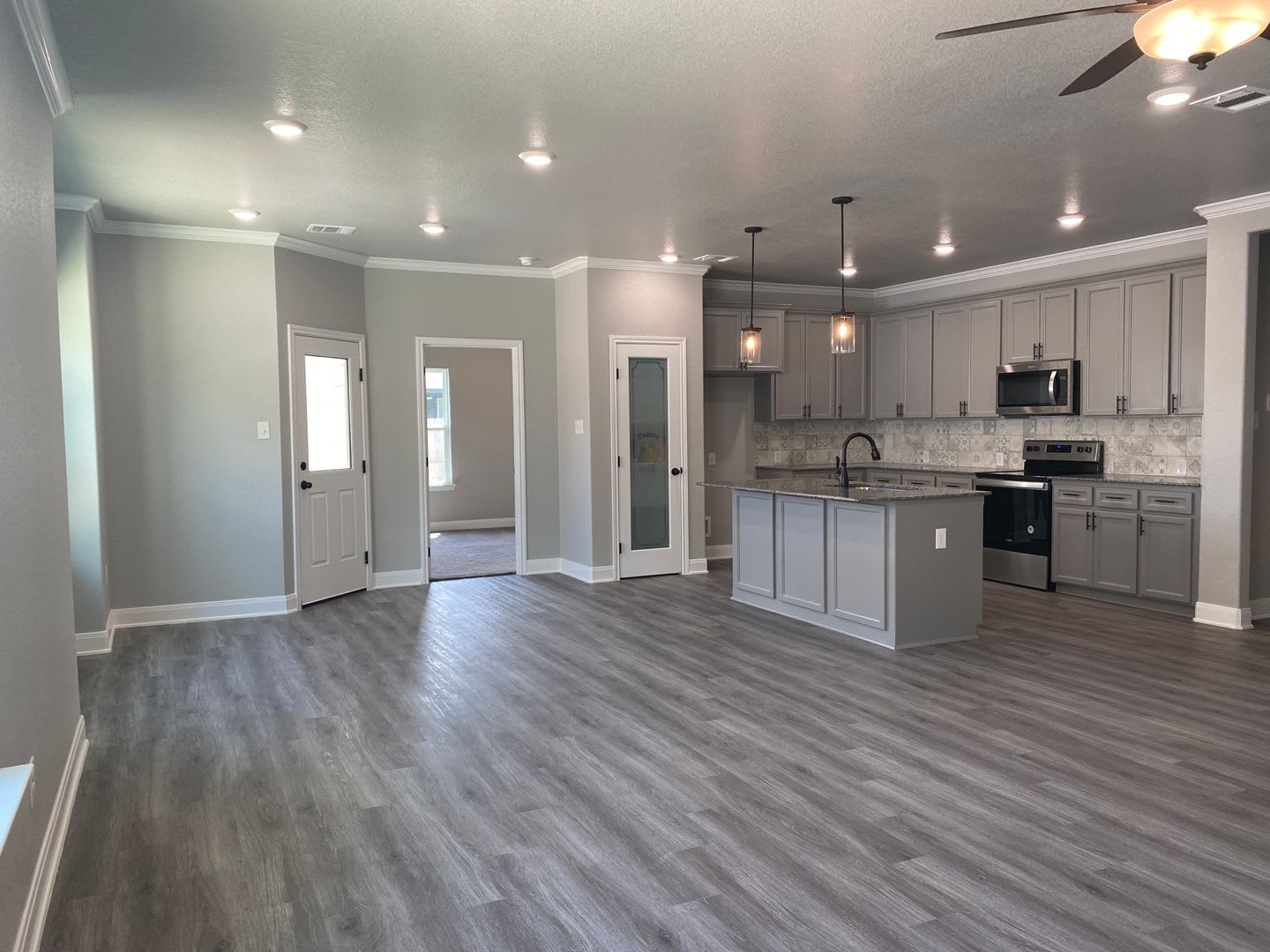 4 BEDROOM, 3 BATH – photo 3