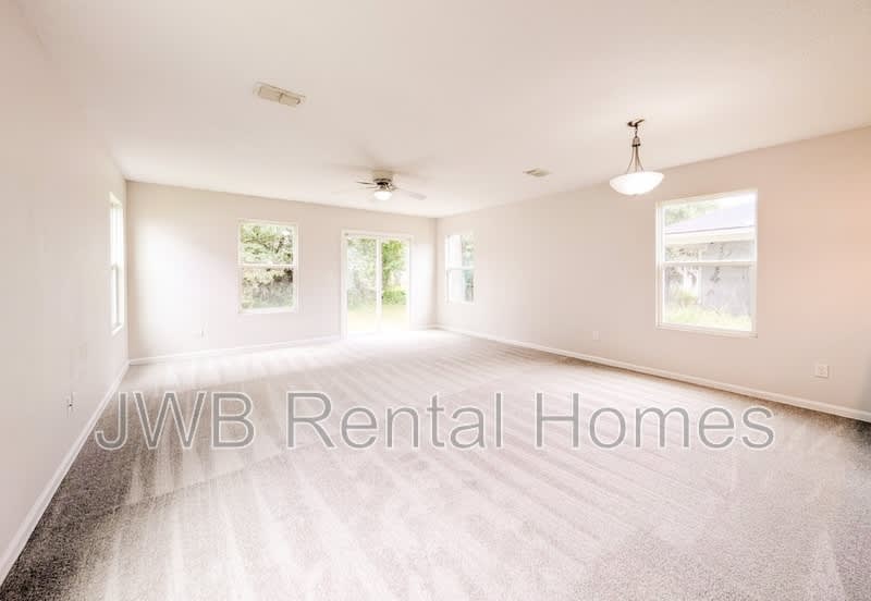 4646 Lenox Ave – photo 3