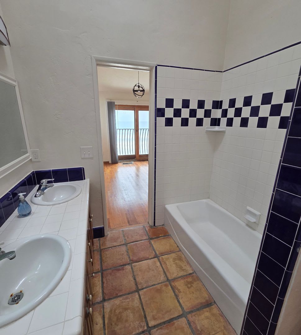 Beachfront 2 Bed 2 5 Bath House W 2 Car Garage In Imperial Beach – photo 4