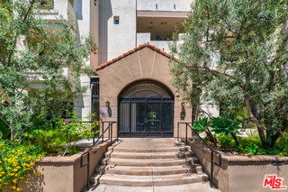 1135 Rexford Drive – photo 1