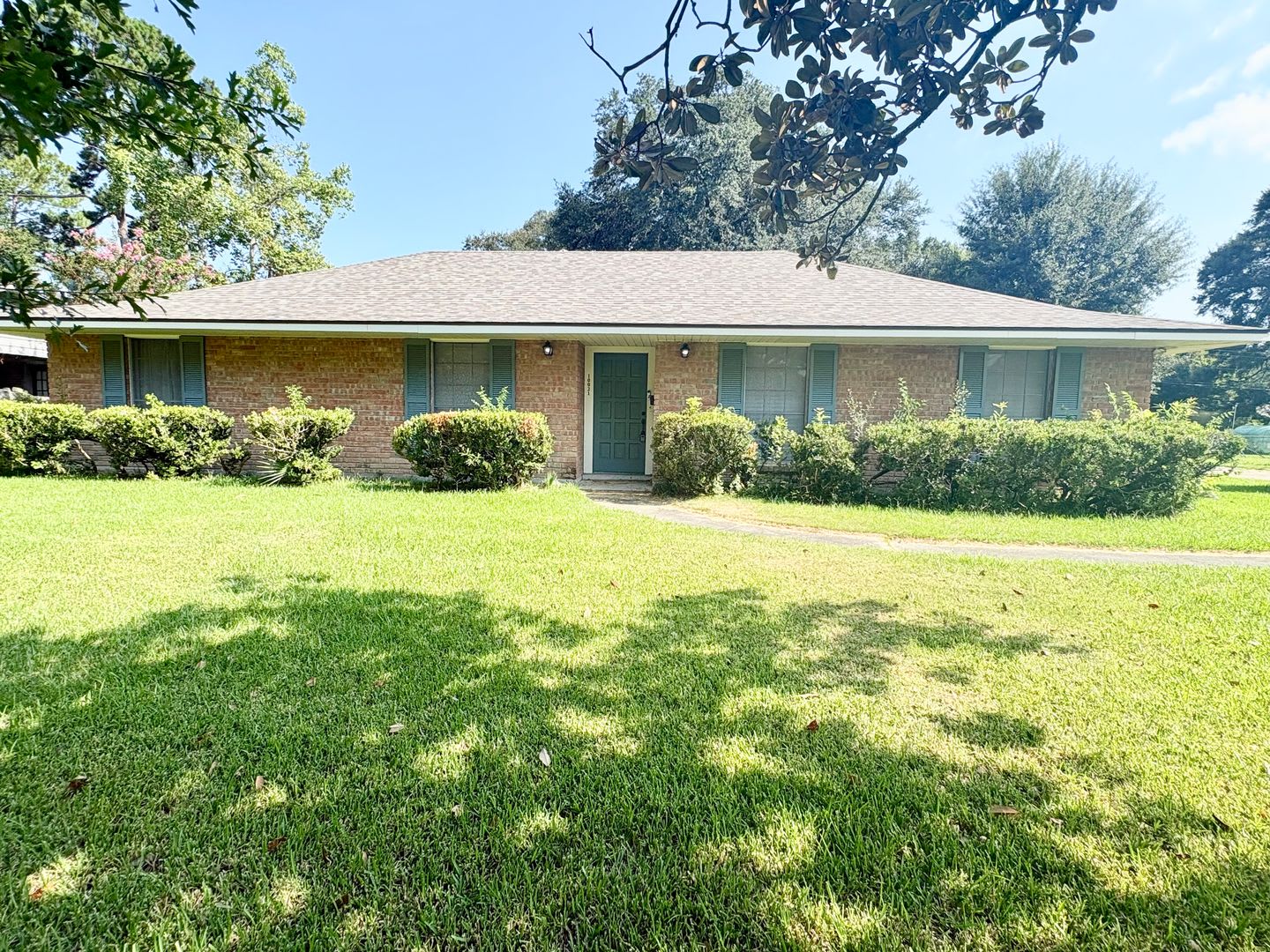 New Price!!! Newly Renovated 3BR/2.5 BA home – photo 1
