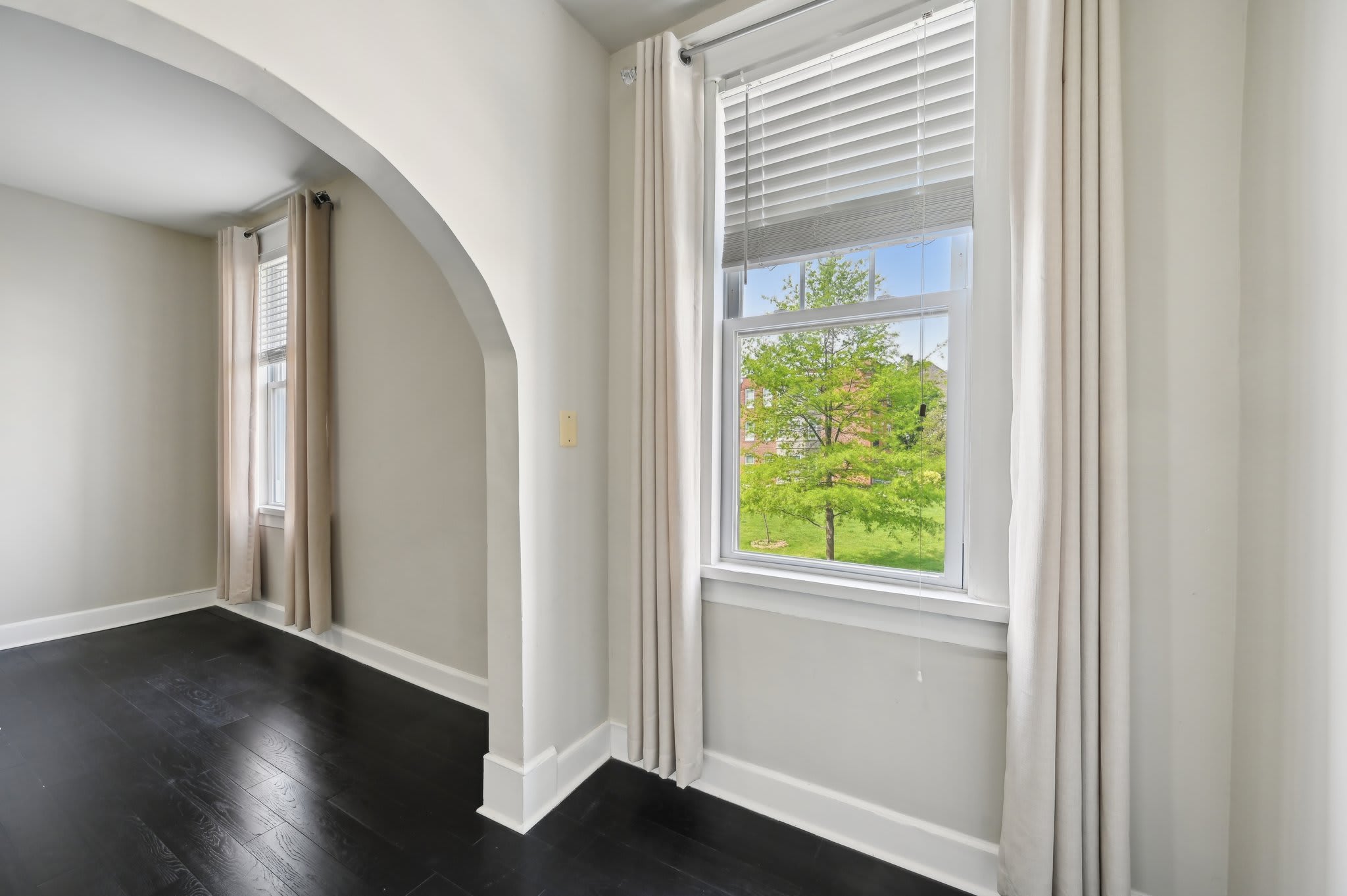 2431 Linden Avenue – photo 2