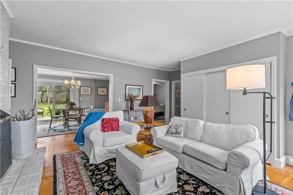 46 Chastellux Avenue – photo 5