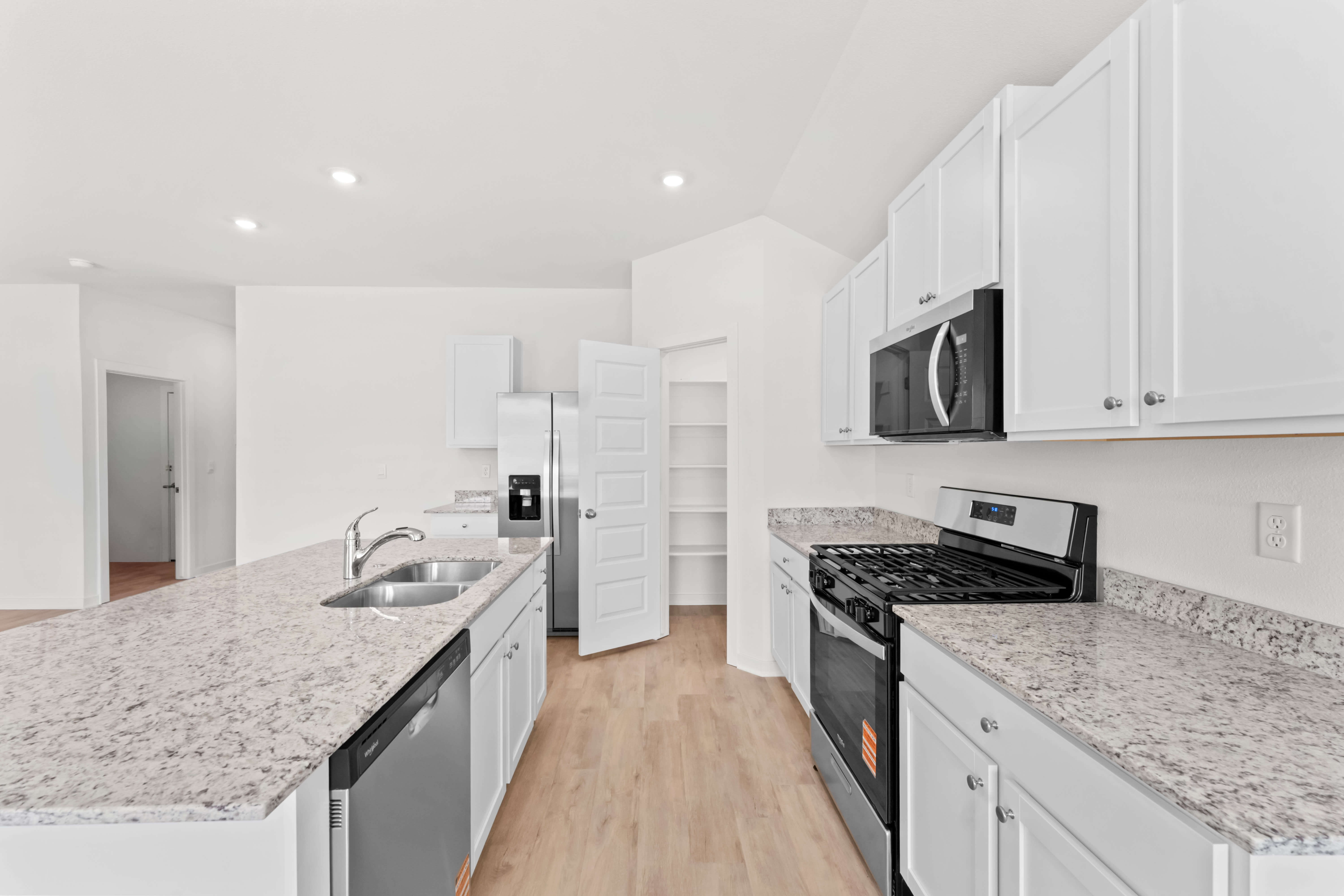 3060 Laredo Ln – photo 4