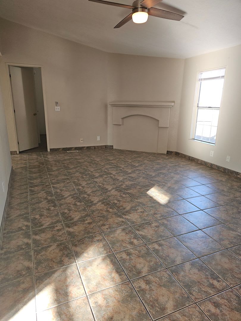 LARGE 4 BED HOME IN HORSESHOE RANCH ESTATES – photo 4