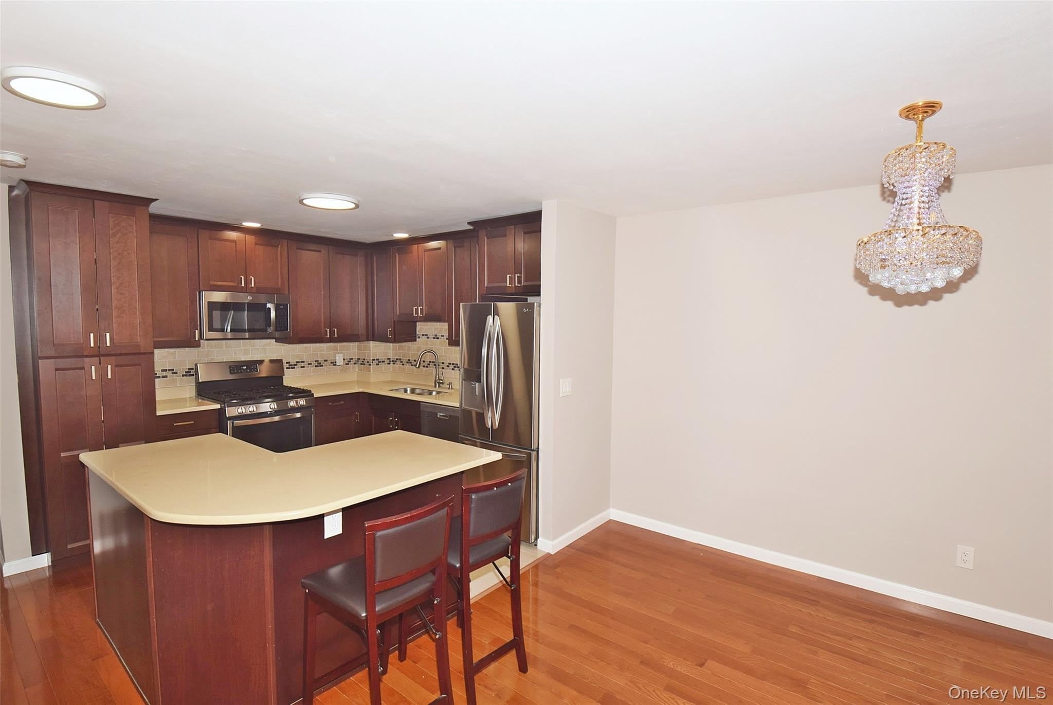 208 -04 Robert Road – photo 5