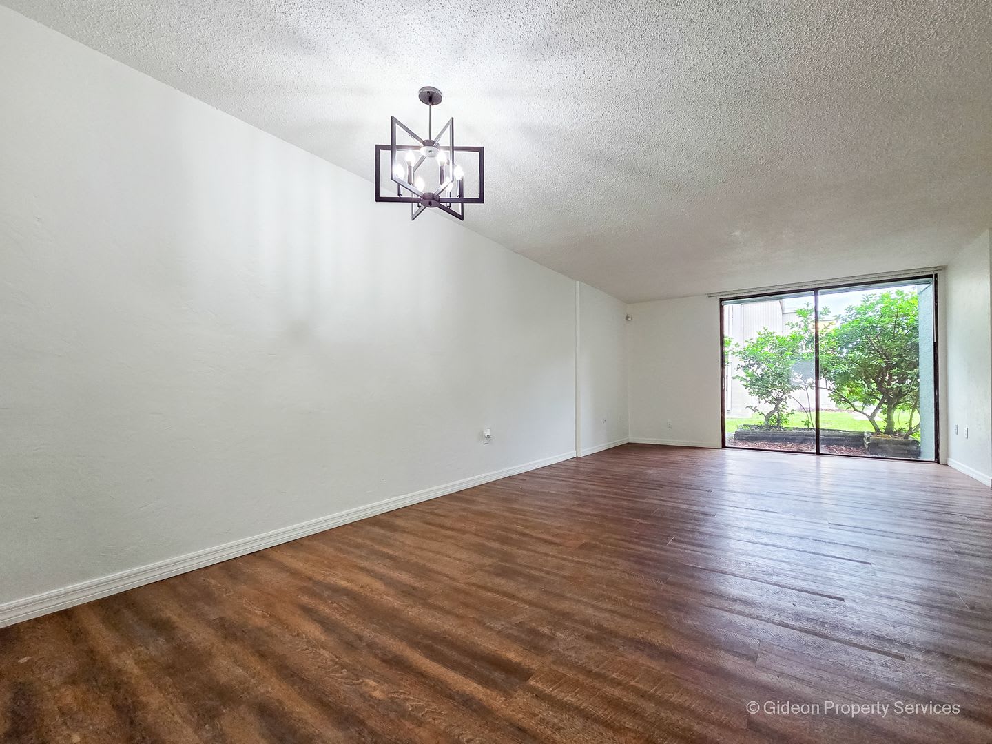 Spacious 3 Bedroom 2.5 Bath in Sparrow – photo 3