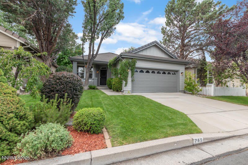 785 Caughlin Crossing – photo 2