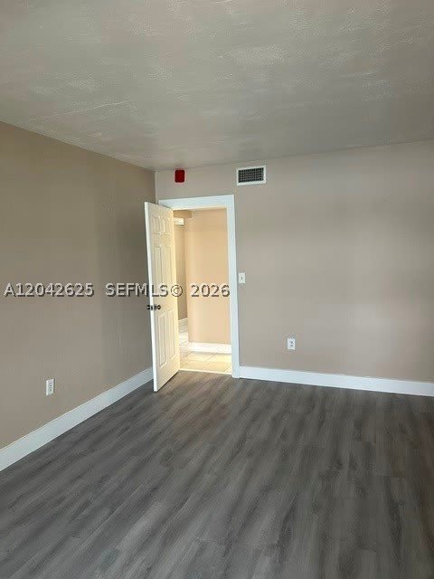 251 NE 187th St – photo 4