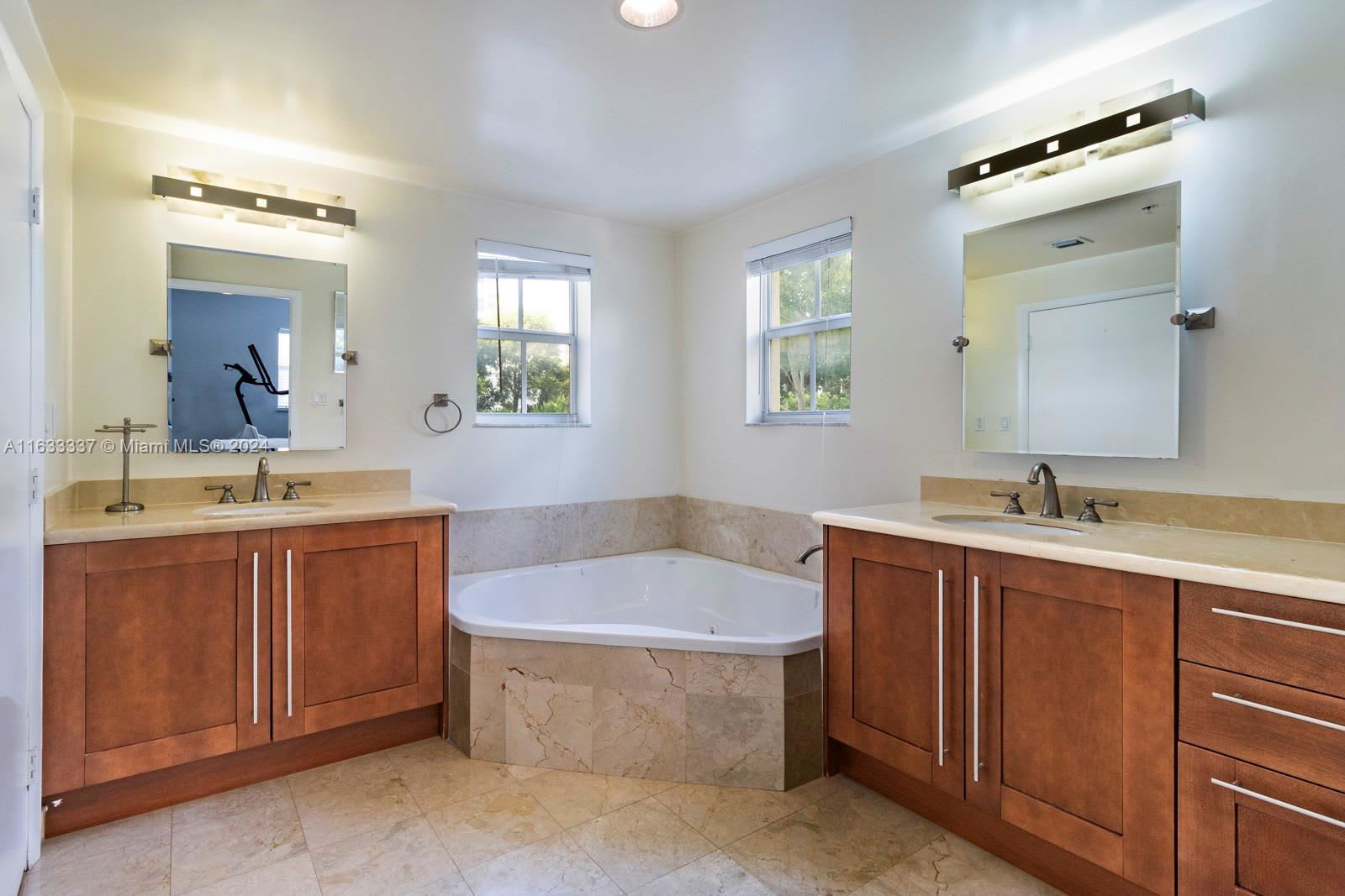 118 Zamora Avenue – photo 5