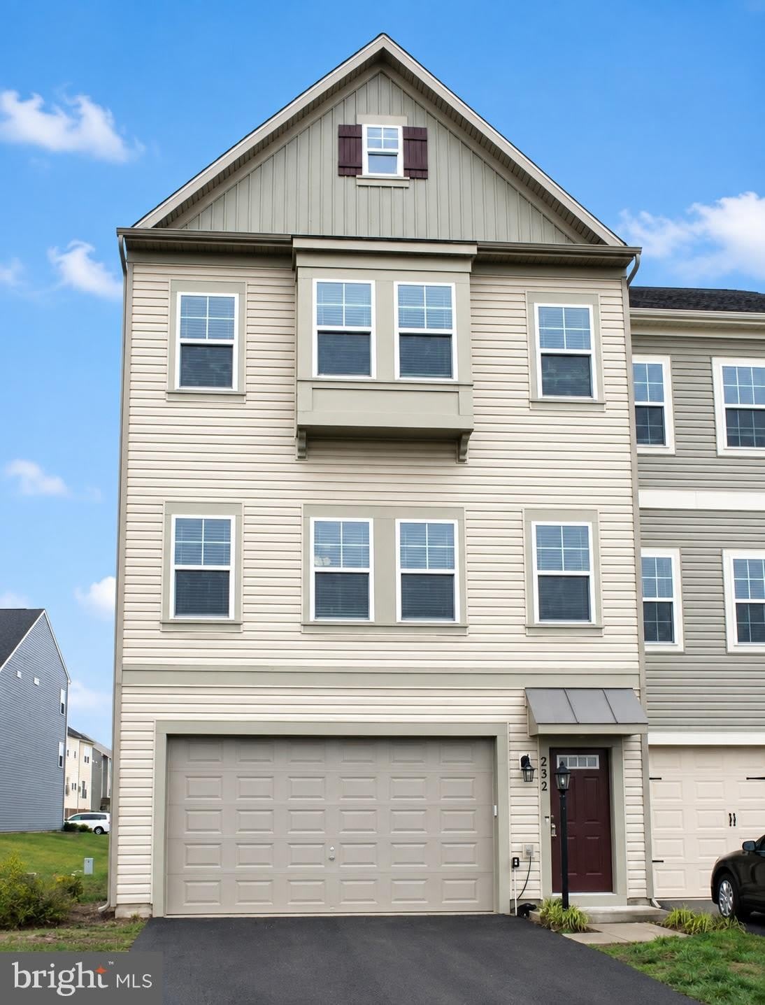 232 PARKLAND Drive – photo 1