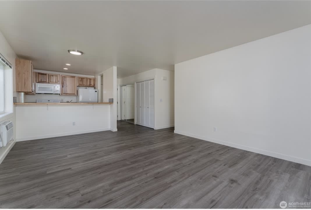 303 W Highland Ave – photo 3