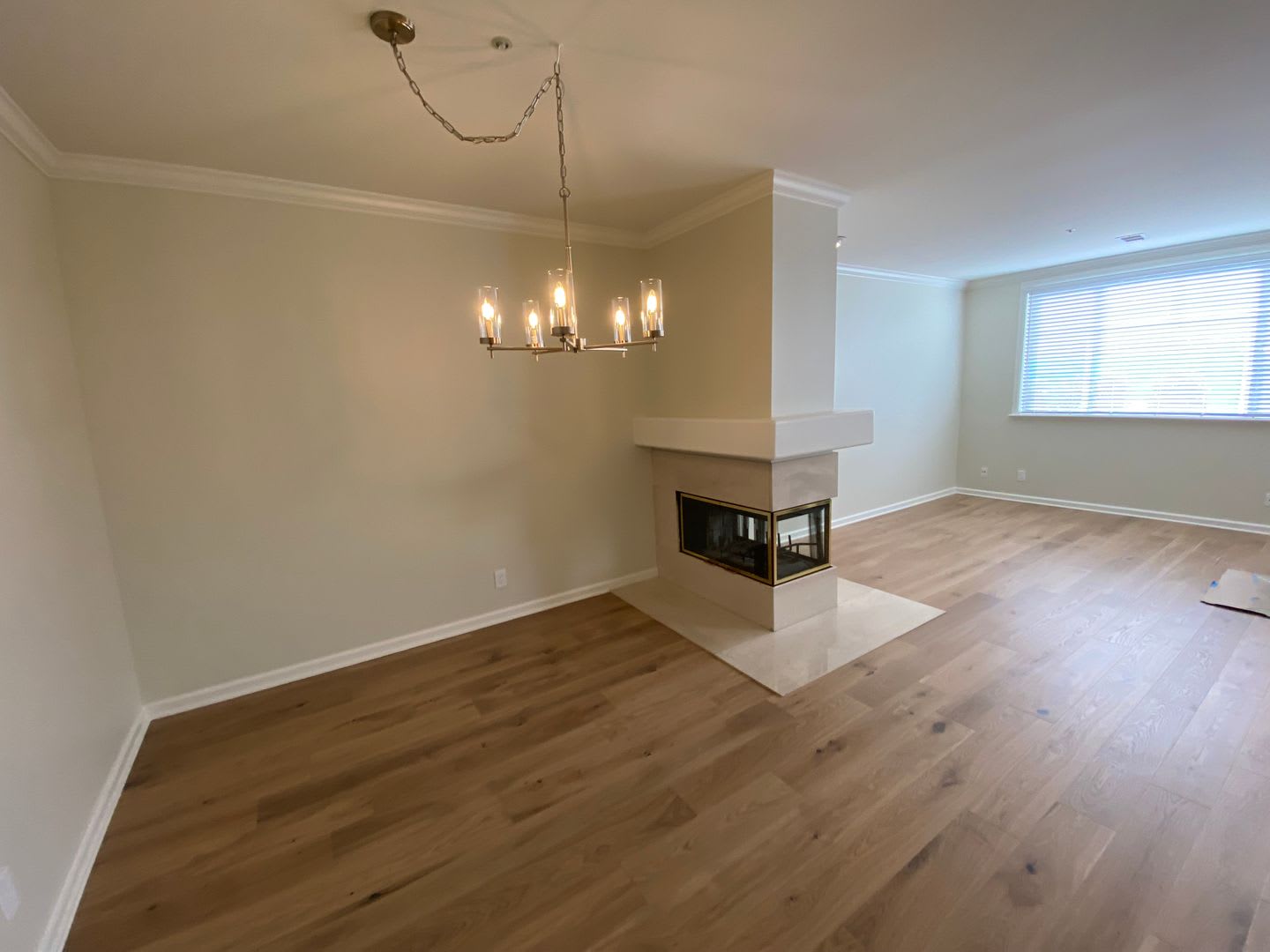 Beautiful Spacious Condo In Excellent Location – photo 3