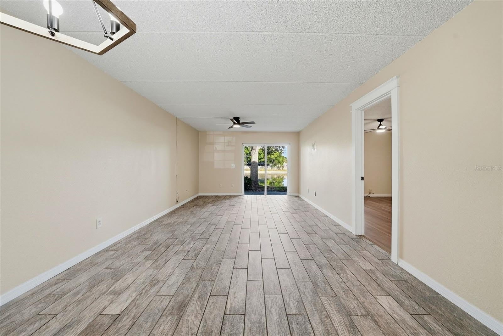 3821 N OAK Drive – photo 5