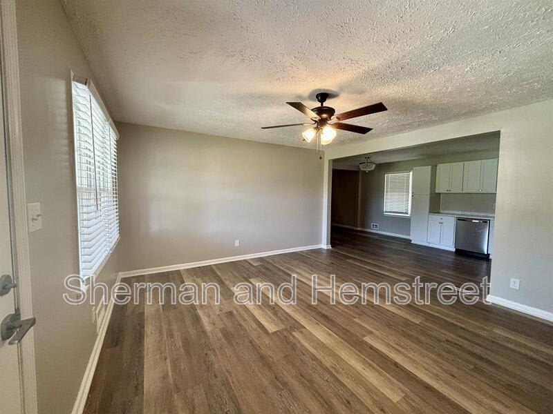 216 Weldon Road – photo 3