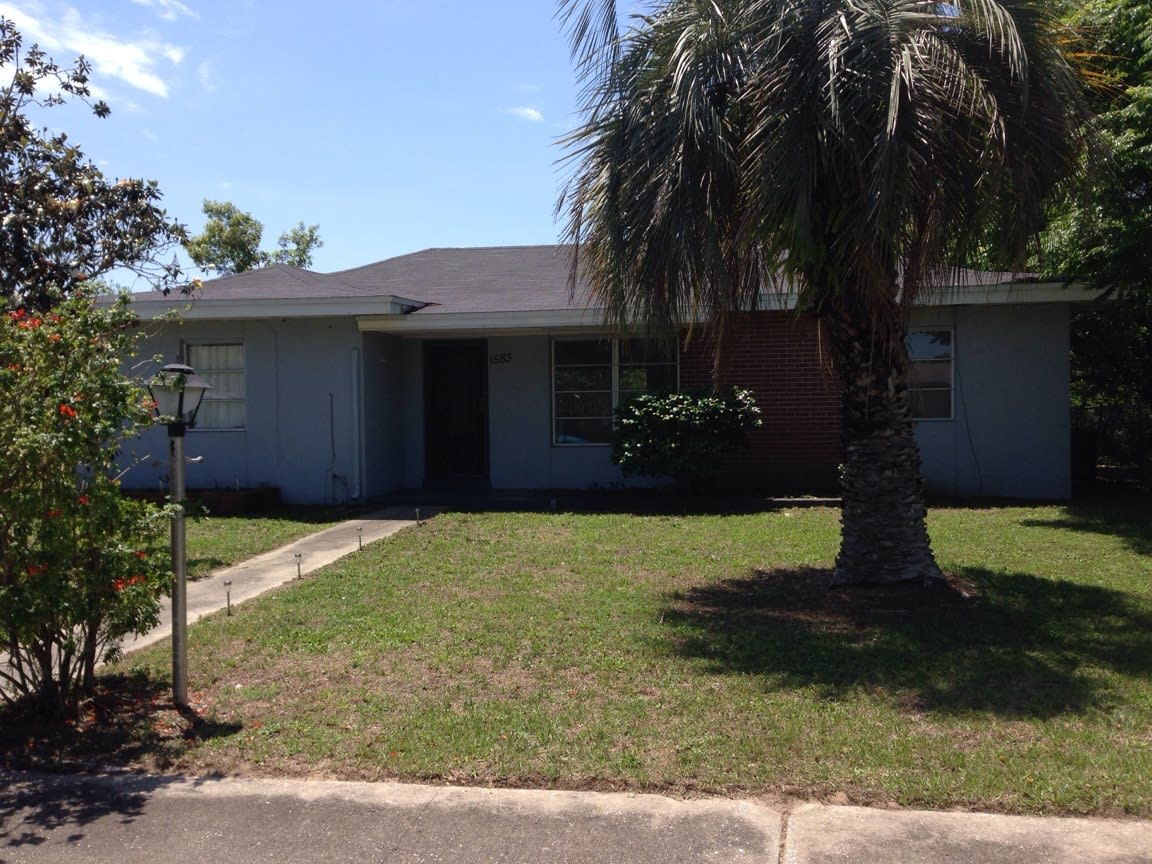 3 Bed 2 Bath Home – photo 1