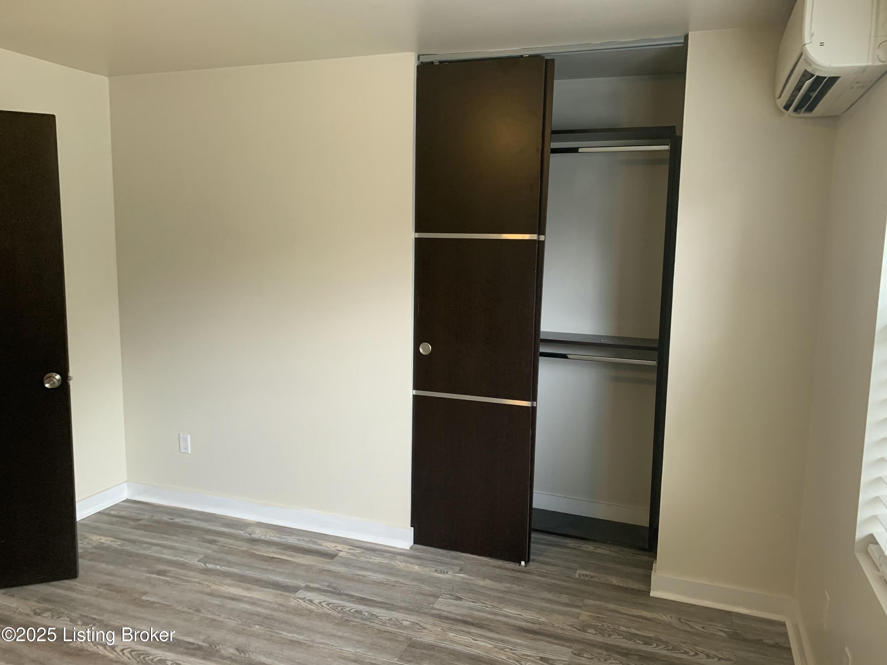 1917 Frankfort Ave – photo 4