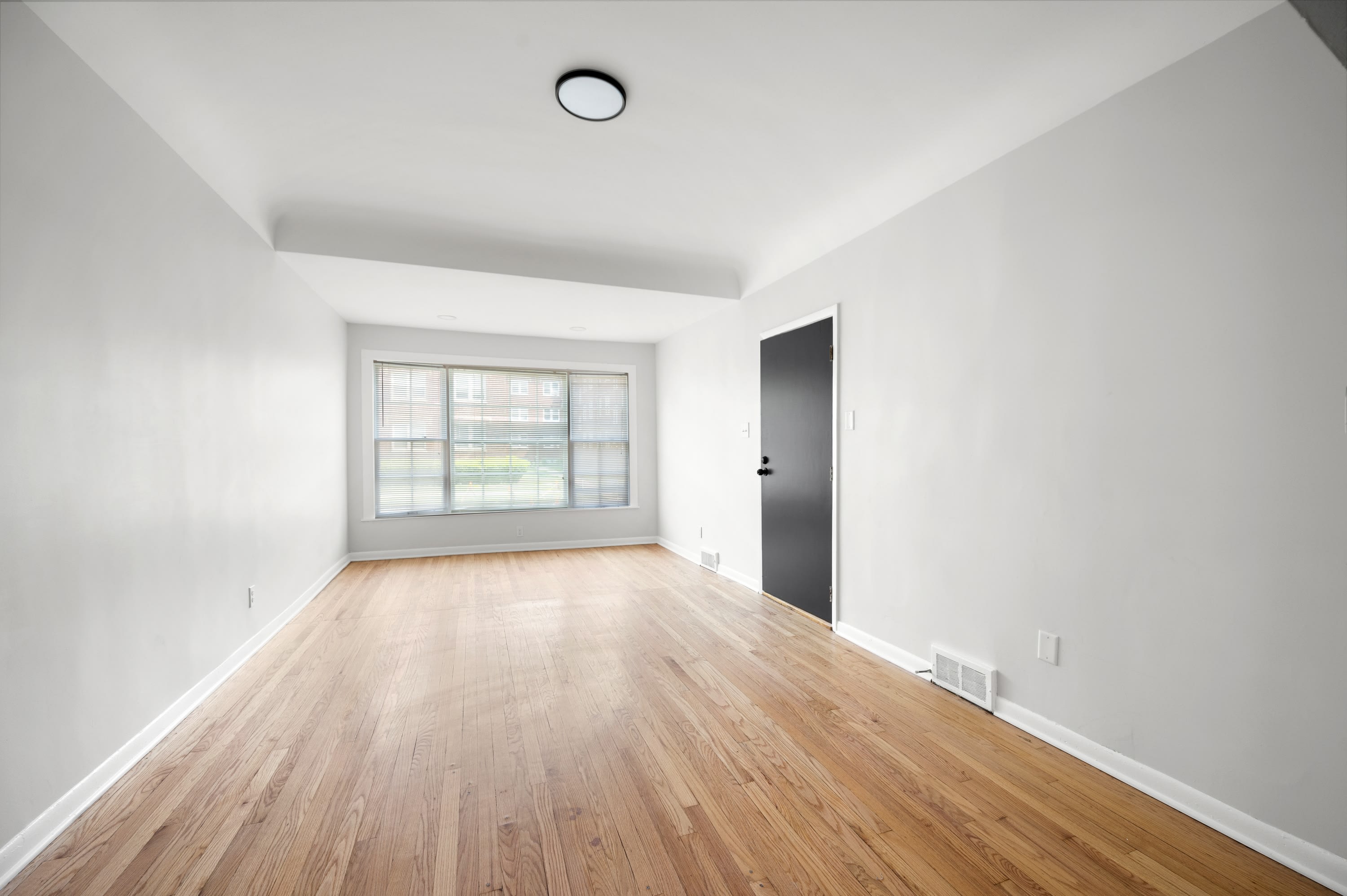 4849 West Hutchinson Street 1 – photo 3