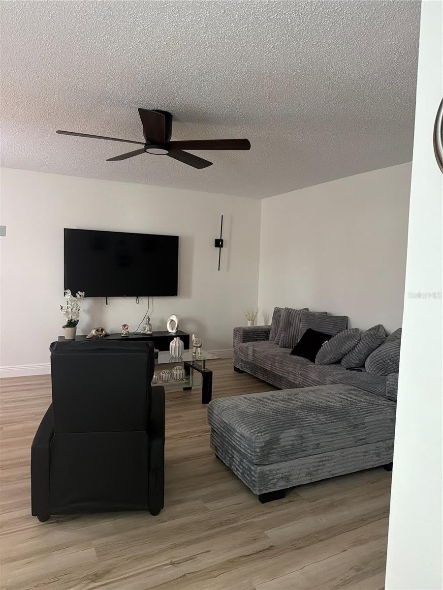 9218 TUDOR Drive – photo 3