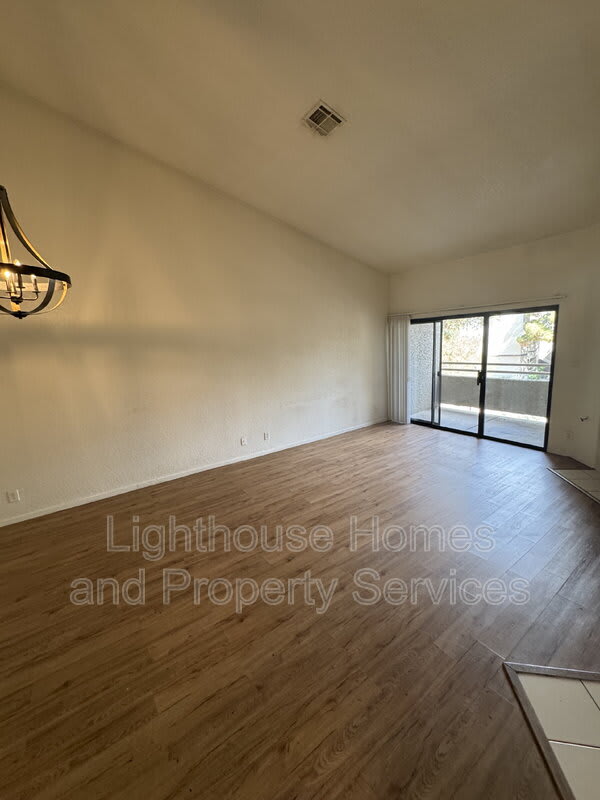 5050 S Rainbow Blvd – photo 3