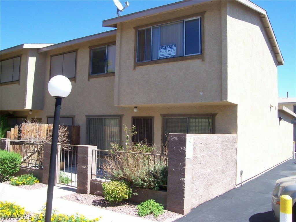 2204 SILVER PINE Drive – photo 1