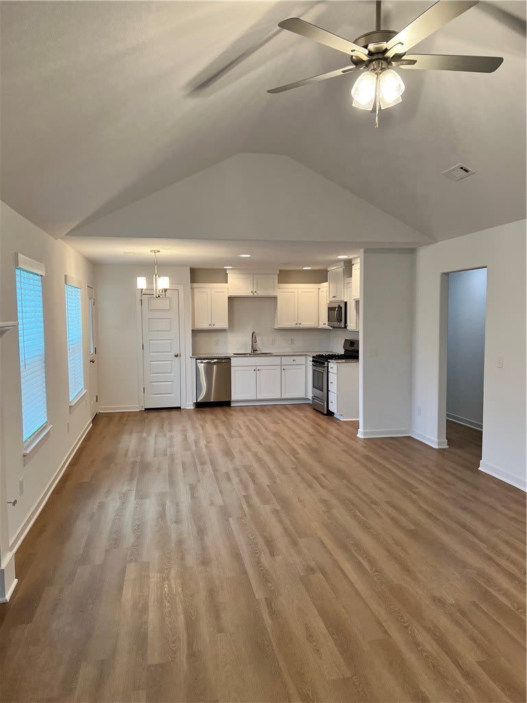 502 Cresswell Drive – photo 3