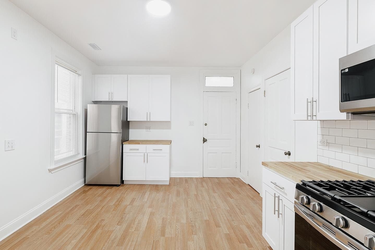 1430 W Superior Street – photo 5