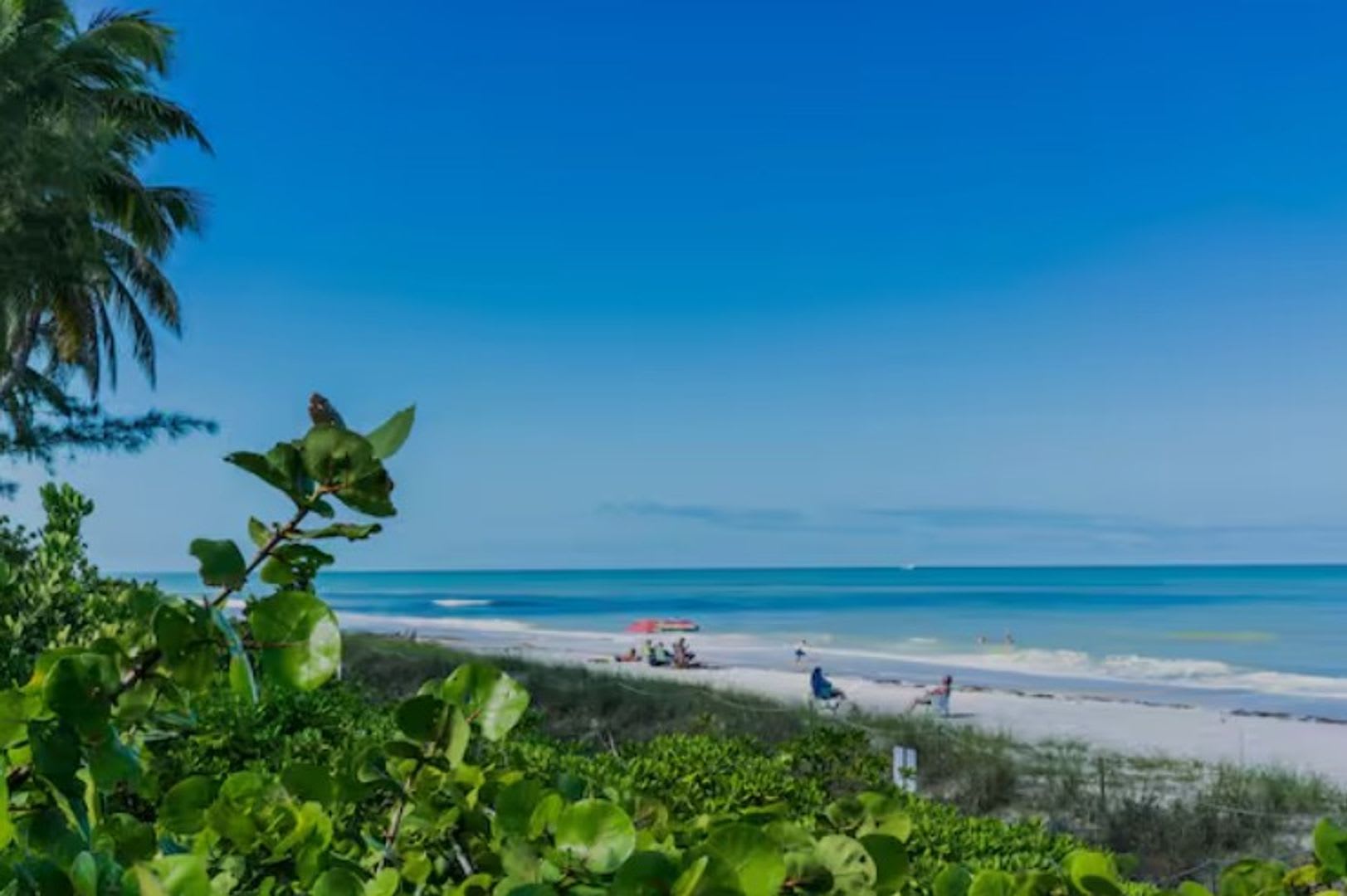 ** MOORINGS\COQUINA SANDS SEASONAL\ANNUAL AVAILABLE REMODELED 2/2 ACROSS FROM LOWDERMILK PARK BEACH ** – photo 4