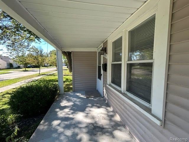 21751 ROSLYN Road – photo 3